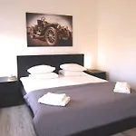Royal Way Snug - Old Town