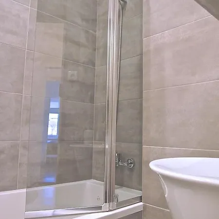 Royal Way Snug - Old Town