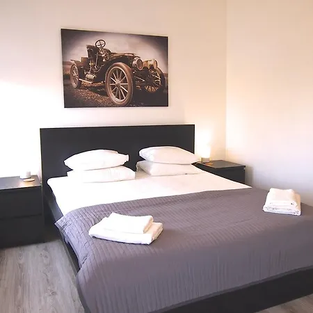 Royal Way Snug - Old Town